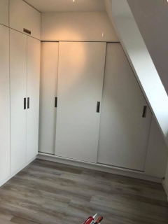 Opmaat opbergkast schuin dak